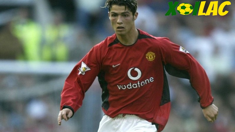 Cristiano Ronaldo là cầu thủ Manchester United nổi tiếng